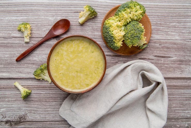 manfaat brokoli untuk MPASI, MPASI bayi 6 bulan, sayuran untuk MPASI, makanan bayi sehat, cara mengolah brokoli untuk bayi, vitamin brokoli, makanan pendamping ASI sehat, menu MPASI rumahan